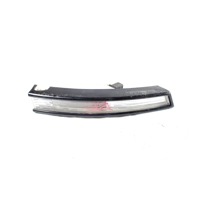 3C0953042L FRECCIA FANALINO INDICATORE DI DIREZIONE ANTERIORE DESTRA VOLKSWAGEN PASSAT SW 2.0 D 103KW 6M 5P (2008) RICAMBIO USATO