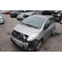 TOYOTA YARIS 1.3 B 64KW 5M 5P (2006) RICAMBI USATI AUTO IN PIAZZALE 