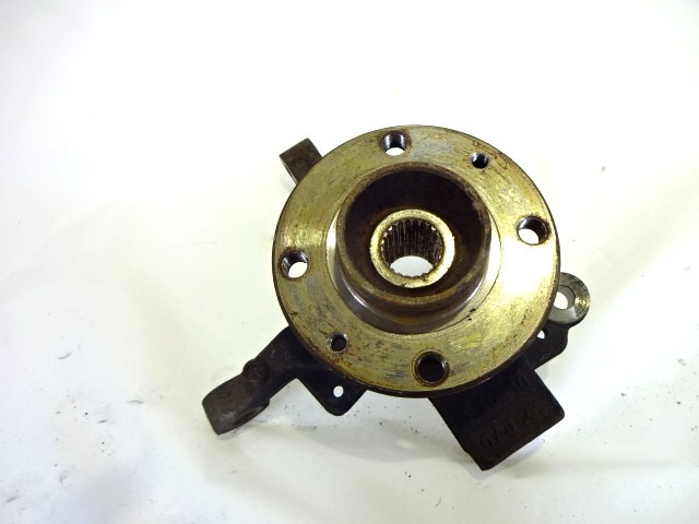 VRTLJIVI LEZAJ DESNO / PESTO KOLESA Z LEZAJEM SPREDAJ OEM N. 8200345945 402022048R ORIGINAL REZERVNI DEL RENAULT CLIO BR0//1 CR0/1 KR0/1 MK3 R (05/2009 - 2013) BENZINA/GPL LETNIK 2010