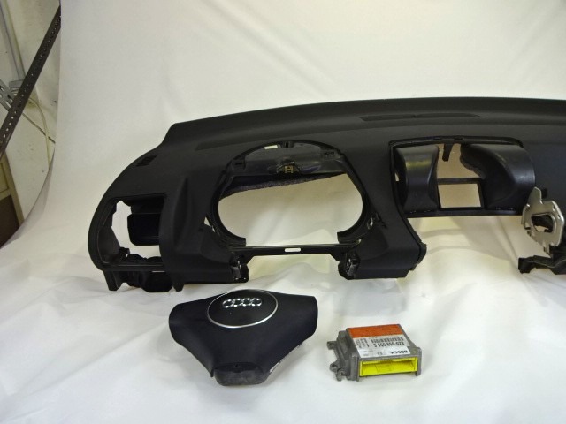 KIT AIRBAG KOMPLET OEM N. 13359 KIT AIRBAG COMPLETO ORIGINAL REZERVNI DEL AUDI A2 8Z 8Z0 (1999 - 2005)DIESEL LETNIK 2001