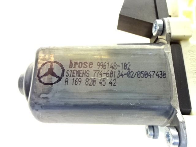 MOTORCEK ELEKTRICNEGA POMIKA ZADNJEGA STEKLA  OEM N. A1698204542 ORIGINAL REZERVNI DEL MERCEDES CLASSE A W169 5P C169 3P (2004 - 04/2008) DIESEL LETNIK 2007