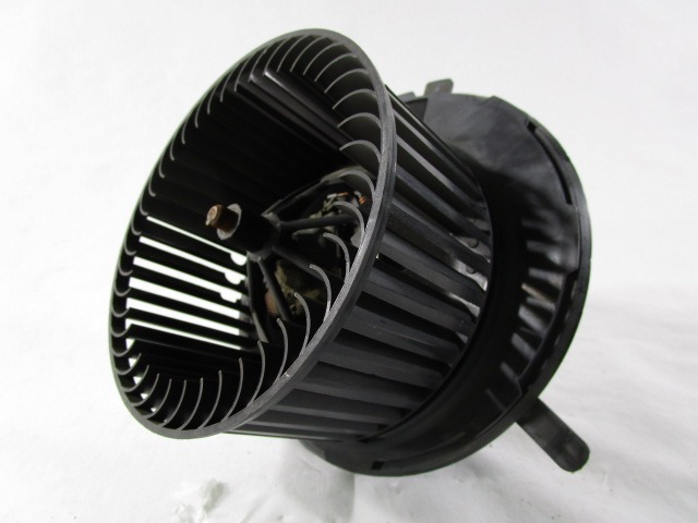 VENTILATOR  KABINE  OEM N. 1K1819015C ORIGINAL REZERVNI DEL VOLKSWAGEN SCIROCCO 137 138 MK3 (10/2008 - 06-2014)BENZINA LETNIK 2011