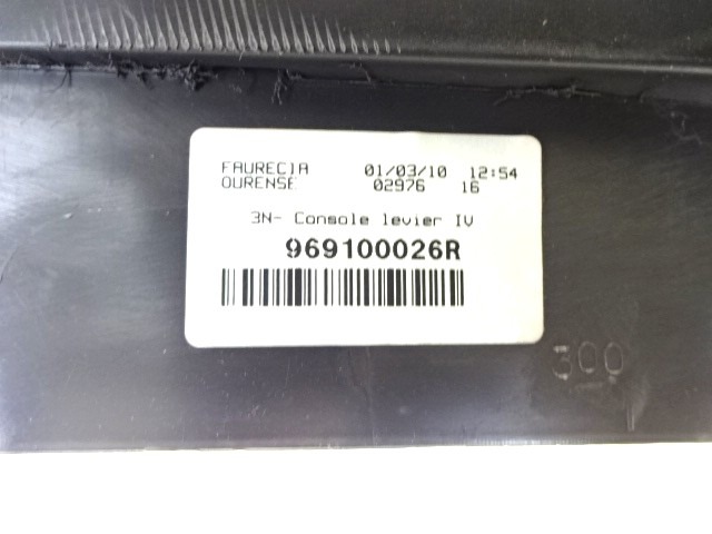 NASLON ZA ROKE/SREDINSKA KONZOLA OEM N. 969100026R ORIGINAL REZERVNI DEL RENAULT MEGANE MK3 BZ0/1 B3 DZ0/1 KZ0/1 BER/SPORTOUR/ESTATE (2009 - 2015) DIESEL LETNIK 2010