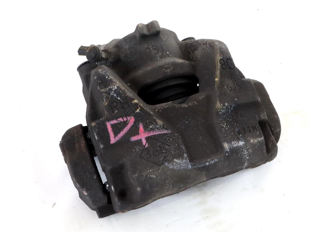 SPREDNJE DESNE ZAVORNE CELJUSTI  OEM N. 410018218R ORIGINAL REZERVNI DEL RENAULT MEGANE MK3 BZ0/1 B3 DZ0/1 KZ0/1 BER/SPORTOUR/ESTATE (2009 - 2015) DIESEL LETNIK 2010