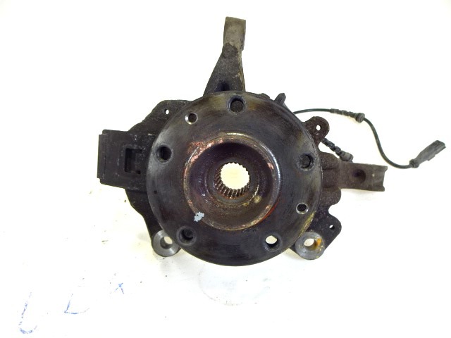 VRTLJIVI LEZAJ DESNO / PESTO KOLESA Z LEZAJEM SPREDAJ OEM N. 400147163R 402020009R ORIGINAL REZERVNI DEL RENAULT MEGANE MK3 BZ0/1 B3 DZ0/1 KZ0/1 BER/SPORTOUR/ESTATE (2009 - 2015) DIESEL LETNIK 2010