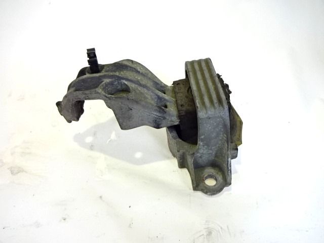 NOSILCI MOTORJA/DRUGO OEM N. 112100020R ORIGINAL REZERVNI DEL RENAULT MEGANE MK3 BZ0/1 B3 DZ0/1 KZ0/1 BER/SPORTOUR/ESTATE (2009 - 2015) DIESEL LETNIK 2010