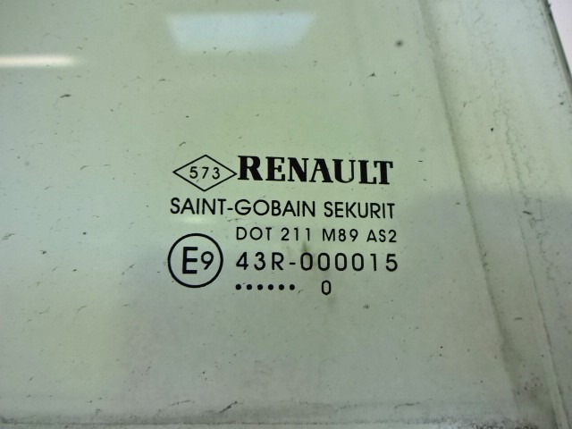 STEKLO ZADNJIH DESNIH VRAT OEM N. 823000026R ORIGINAL REZERVNI DEL RENAULT MEGANE MK3 BZ0/1 B3 DZ0/1 KZ0/1 BER/SPORTOUR/ESTATE (2009 - 2015) DIESEL LETNIK 2010