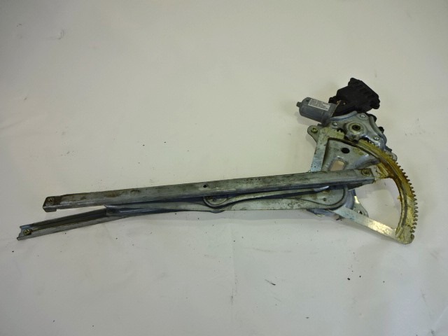 MEHANIZEM DVIGA ZADNJIH STEKEL  OEM N. 69830-0F020 ORIGINAL REZERVNI DEL TOYOTA COROLLA VERSO ZER ZZE12 R1 (2004 - 2009) BENZINA LETNIK 2005