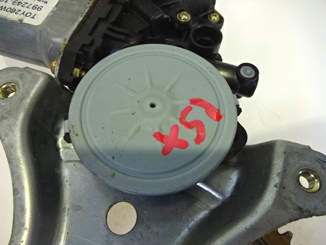 MEHANIZEM DVIGA ZADNJIH STEKEL  OEM N. 69840-0F020 ORIGINAL REZERVNI DEL TOYOTA COROLLA VERSO ZER ZZE12 R1 (2004 - 2009) BENZINA LETNIK 2005