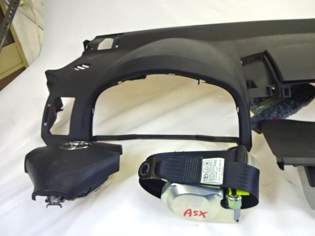 89170-0F032 KIT AIRBAG COMPLETO TOYOTA COROLLA VERSO 1.6 B 81KW 5M 5P (2005) RICAMBIO USATO CON PRETENSIONATORI CINTURE DI SICUREZZA, CENTRALINA AIRBAG, AIRBAG VOLANTE GUIDA, AIRBAG PASSEGGERO, AIRBAG GINOCCHIA, CRUSCOTTO 213819-107