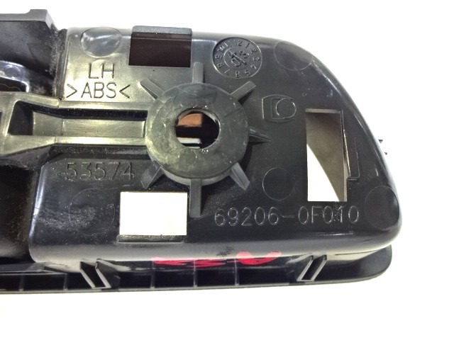 NOTRANJA KLJUKA  OEM N. 69206-0F010 ORIGINAL REZERVNI DEL TOYOTA COROLLA VERSO ZER ZZE12 R1 (2004 - 2009) BENZINA LETNIK 2005