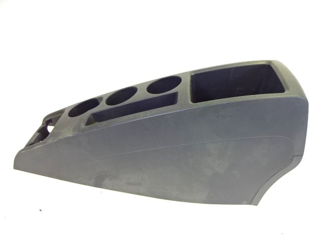 PLASTIKA MED SEDEZI BREZ NASLONJALA ROK OEM N. 58911-0F010 589010F010B0 ORIGINAL REZERVNI DEL TOYOTA COROLLA VERSO ZER ZZE12 R1 (2004 - 2009) BENZINA LETNIK 2005