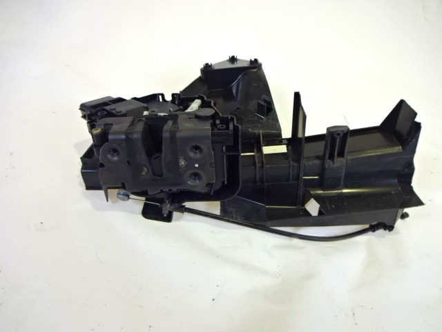 CENTRALNI ZAKLEP SPREDNJIH VRAT  OEM N. 3M5AR21812AK ORIGINAL REZERVNI DEL FORD FOCUS DA HCP DP MK2 BER/SW (2005 - 2008) DIESEL LETNIK 2006