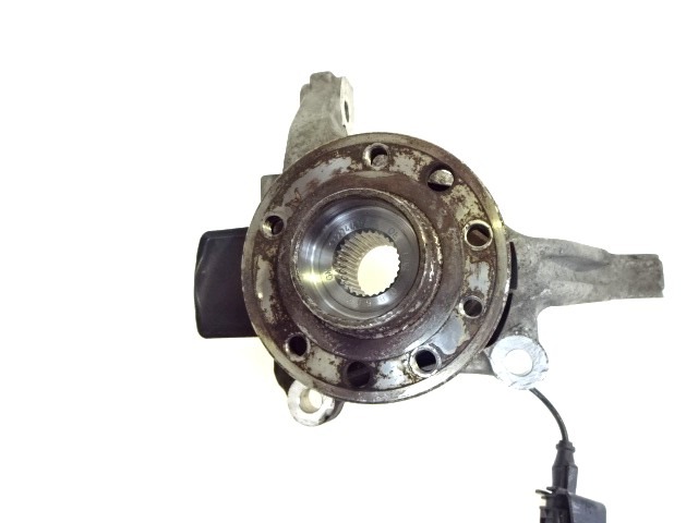 VRTLJIVI LEZAJ DESNO / PESTO KOLESA Z LEZAJEM SPREDAJ OEM N. 51753896 51748680 ORIGINAL REZERVNI DEL FIAT CROMA 194 MK2 R (11-2007 - 2010) DIESEL LETNIK 2009