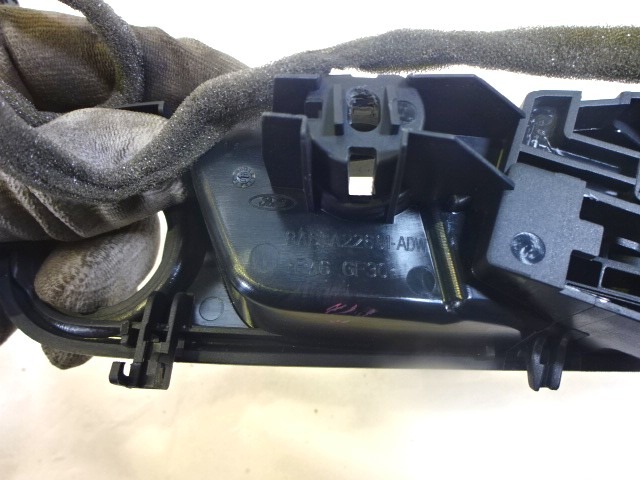 NOTRANJA KLJUKA  OEM N. 8A61-A22601-ADW ORIGINAL REZERVNI DEL FORD FIESTA CB1 CNN MK6 (09/2008 - 11/2012) DIESEL LETNIK 2008