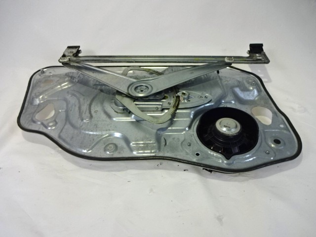 MEHANIZEM VETROBRANSKEGA STEKLA PREDNJIH VRAT OEM N. 30784476 ORIGINAL REZERVNI DEL VOLVO V50 545 (2004 - 05/2007) DIESEL LETNIK 2006