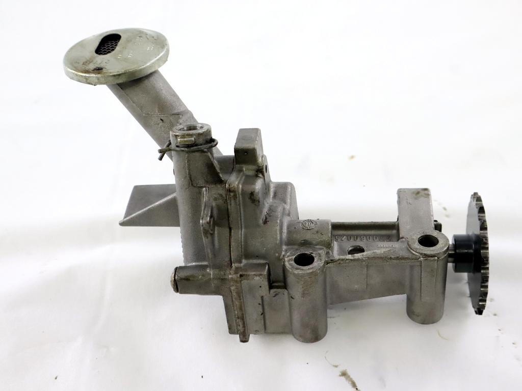 PUMPA OLJA OEM N. 7700600252 ORIGINAL REZERVNI DEL RENAULT SCENIC/GRAND SCENIC JM0/1 MK2 (2003 - 2009) DIESEL LETNIK 2005