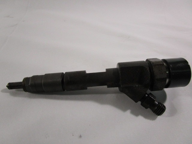 INJEKTORJI DIESEL OEM N. 8200100272 ORIGINAL REZERVNI DEL RENAULT SCENIC/GRAND SCENIC JM0/1 MK2 (2003 - 2009) DIESEL LETNIK 2005