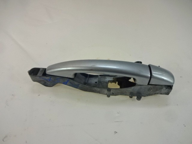 ZUNANJA KLJUKA ZADNJA LEVA VRATA OEM N. 9680656680 ORIGINAL REZERVNI DEL PEUGEOT 207 / 207 CC WA WC WD WK (2006 - 05/2009) DIESEL LETNIK 2008