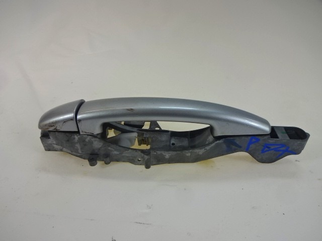 ZUNANJA KLJUKA ZADNJA DESNA VRATA OEM N. 9680656580 ORIGINAL REZERVNI DEL PEUGEOT 207 / 207 CC WA WC WD WK (2006 - 05/2009) DIESEL LETNIK 2008