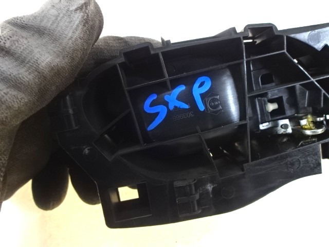 NOTRANJA KLJUKA  OEM N. 96555518VV ORIGINAL REZERVNI DEL PEUGEOT 208 CA CC MK1 (2012 -2019) DIESEL LETNIK 2014