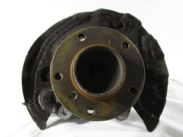 VRTLJIVI LEZAJ DESNO / PESTO KOLESA Z LEZAJEM SPREDAJ OEM N. 31216764444 ORIGINAL REZERVNI DEL BMW SERIE 3 BER/SW/COUPE/CABRIO E90/E91/E92/E93 (2005 -2009) DIESEL LETNIK 2007