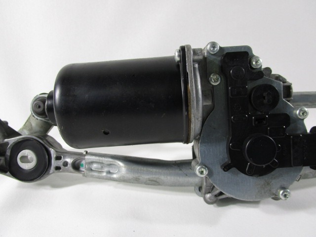 MOTORCEK PREDNJIH BRISALCEV OEM N. 6959987-02 ORIGINAL REZERVNI DEL BMW SERIE 3 BER/SW/COUPE/CABRIO E90/E91/E92/E93 (2005 -2009) DIESEL LETNIK 2007