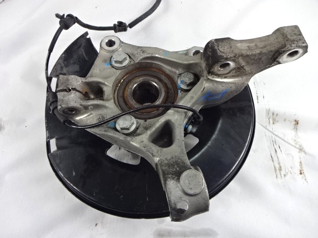 VRTLJIVI LEZAJ DESNO / PESTO KOLESA Z LEZAJEM SPREDAJ OEM N. 13248523 13502829 ORIGINAL REZERVNI DEL CHEVROLET CRUZE J300 J305 (2009 - 2019) DIESEL LETNIK 2010