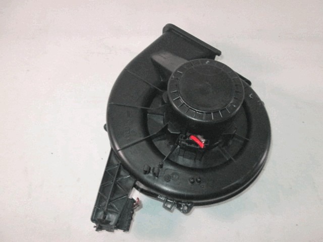 VENTILATOR  KABINE  OEM N. 6R1819015A ORIGINAL REZERVNI DEL SEAT IBIZA 6J5 6P1 MK4 R BER/SW (2012 -2017) DIESEL LETNIK 2015