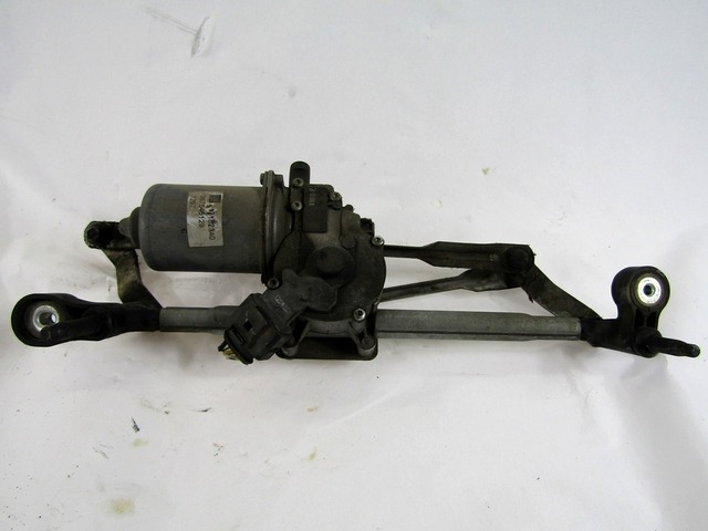 MOTORCEK PREDNJIH BRISALCEV OEM N. 13182340 ORIGINAL REZERVNI DEL OPEL CORSA D S07 (2006 - 2011) DIESEL LETNIK 2007