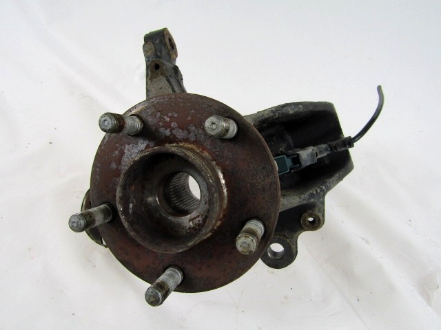 VRTLJIVI LEZAJ DESNO / PESTO KOLESA Z LEZAJEM SPREDAJ OEM N. 1420861 1471854 ORIGINAL REZERVNI DEL FORD FOCUS DA HCP DP MK2 R BER/SW (2008 - 2011) DIESEL LETNIK 2008