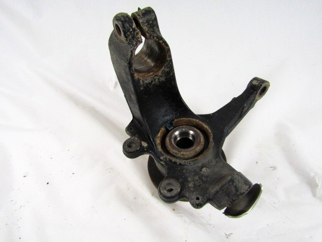 VRTLJIVI LEZAJ DESNO / PESTO KOLESA Z LEZAJEM SPREDAJ OEM N. 1420861 1471854 ORIGINAL REZERVNI DEL FORD FOCUS DA HCP DP MK2 R BER/SW (2008 - 2011) DIESEL LETNIK 2008