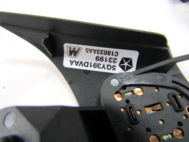 MULTIFUNKCIJSKI VOLAN OEM N. 5GY391DVAA 5GY381DVAA ORIGINAL REZERVNI DEL JEEP GRAND CHEROKEE WJ WG MK2 (1999 - 04/2005) DIESEL LETNIK 2005
