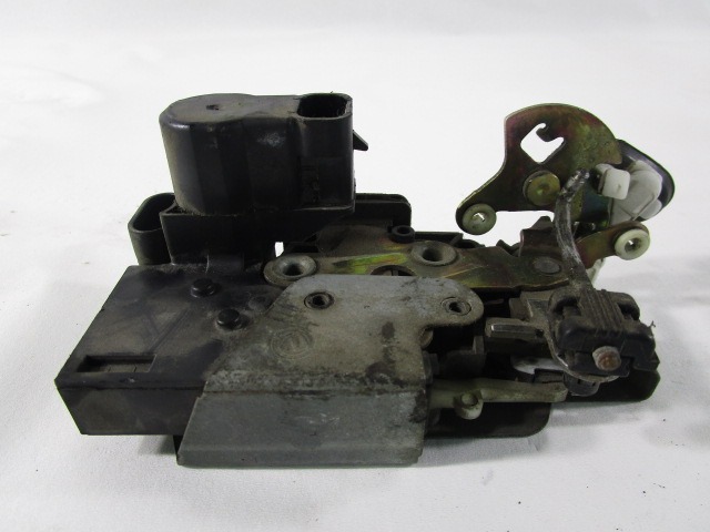 CENTRALNO ZAKLEPANJE ZADNJIH DESNIH VRAT OEM N. 46766576 ORIGINAL REZERVNI DEL FIAT MAREA 185 BER/SW (1996 - 02/1999) DIESEL LETNIK 1999