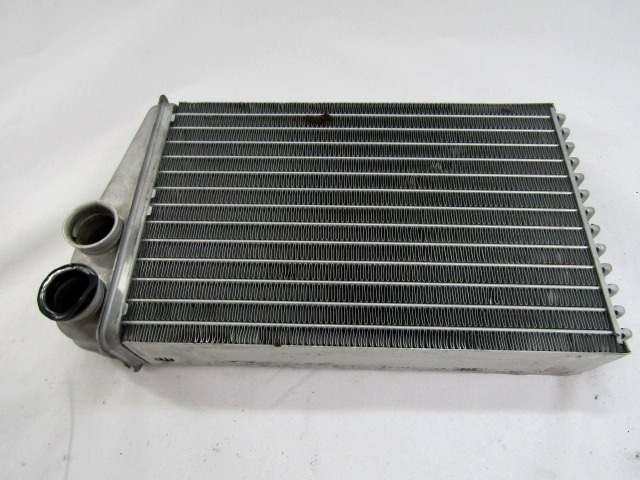 GRELEC RADIATORJA OEM N. 7701208323 ORIGINAL REZERVNI DEL RENAULT MEGANE MK2 BM0/1 CM0/1 EM0/1 KM0/1 LM0/1 BER/GRANDTOUR  (10/2002 - 02/2006) DIESEL LETNIK 2003