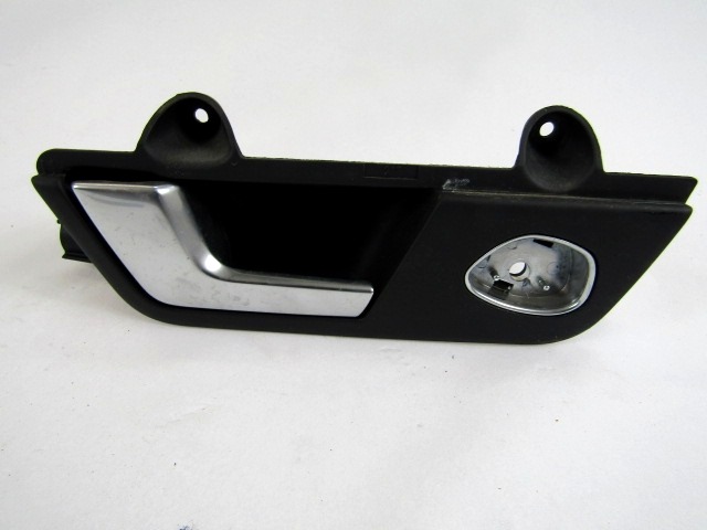 NOTRANJA KLJUKA  OEM N. 8E0839019 ORIGINAL REZERVNI DEL AUDI A4 B6 8E2 8E5 BER/SW (2001 - 2005) DIESEL LETNIK 2004