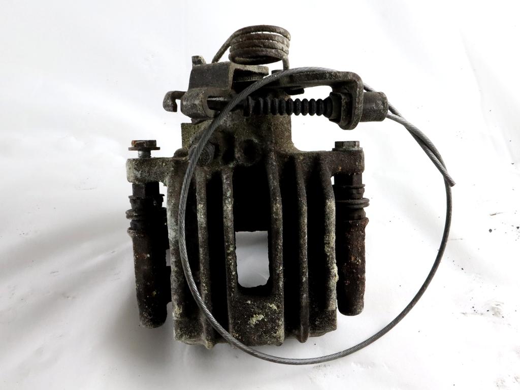 ZADNJE LEVE ZAVORNE CELJUSTI  OEM N. 8E0615423G ORIGINAL REZERVNI DEL AUDI A4 B6 8E2 8E5 BER/SW (2001 - 2005) DIESEL LETNIK 2004