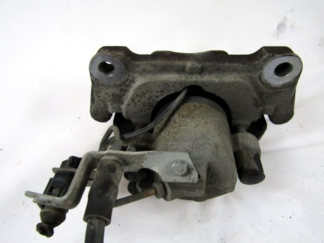 SPREDNJE DESNE ZAVORNE CELJUSTI  OEM N. 8E0615124A ORIGINAL REZERVNI DEL AUDI A4 B6 8E2 8E5 BER/SW (2001 - 2005) DIESEL LETNIK 2004