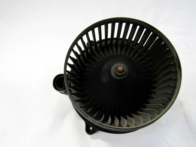 VENTILATOR  KABINE  OEM N. AV11-19846-AB ORIGINAL REZERVNI DEL FORD BMAX JK (2012 - 2018)BENZINA LETNIK 2013