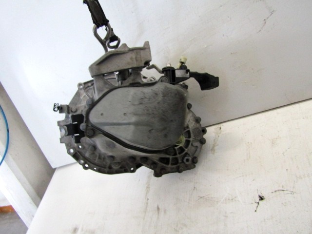 ROCNI MENJALNIK OEM N. 2231F3 2206CY 2101P6 ORIGINAL REZERVNI DEL CITROEN C3 MK2 SC (2009 - 2016) BENZINA LETNIK 2010