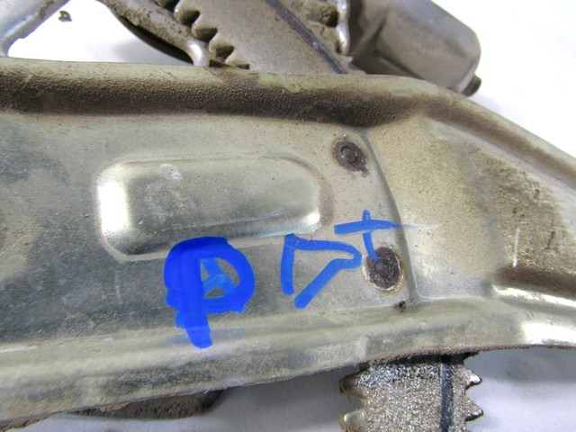 MEHANIZEM DVIGA ZADNJIH STEKEL  OEM N. 85720-B2030 ORIGINAL REZERVNI DEL DAIHATSU SIRION MK2 (2005 - 08/2012)BENZINA/GPL LETNIK 2009