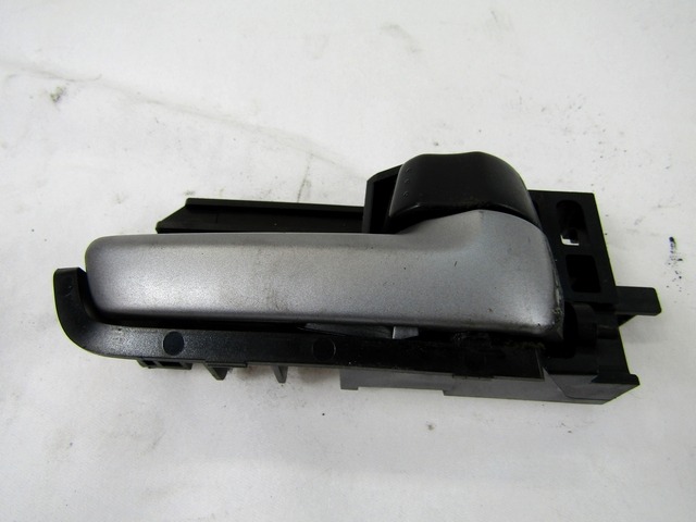 NOTRANJA KLJUKA  OEM N. 93195906 ORIGINAL REZERVNI DEL OPEL AGILA B H08 (2008 - 2015)BENZINA LETNIK 2009