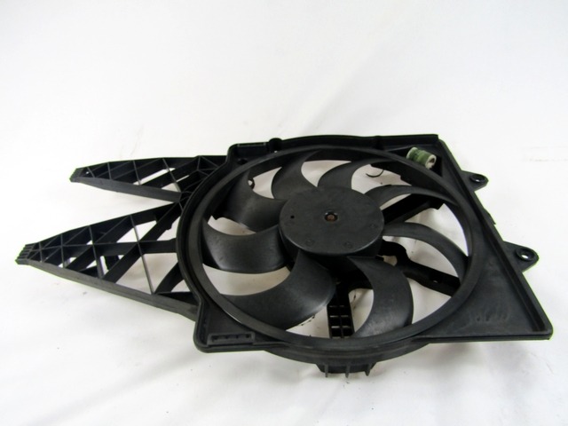 VENTILATOR HLADILNIKA OEM N. 871300200 ORIGINAL REZERVNI DEL FIAT GRANDE PUNTO 199 (2005 - 2012) DIESEL LETNIK 2006