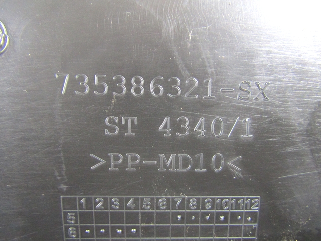 PLASTIKA MED SEDEZI BREZ NASLONJALA ROK OEM N. 735410324 ORIGINAL REZERVNI DEL FIAT GRANDE PUNTO 199 (2005 - 2012) DIESEL LETNIK 2006
