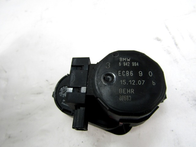 MOTORCEK OGREVANJA OEM N. 6942994 ORIGINAL REZERVNI DEL BMW SERIE 5 E60 E61 (2003 - 2010) DIESEL LETNIK 2008