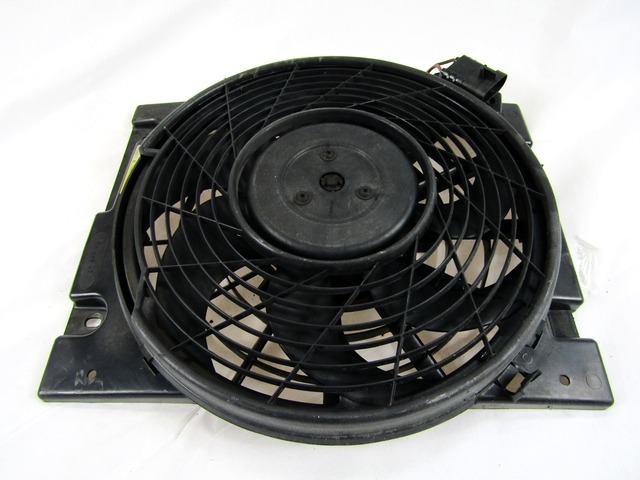 VENTILATOR HLADILNIKA OEM N. 24431829 0130303275 ORIGINAL REZERVNI DEL OPEL ZAFIRA A T98 (1999 - 2005) DIESEL LETNIK 2003