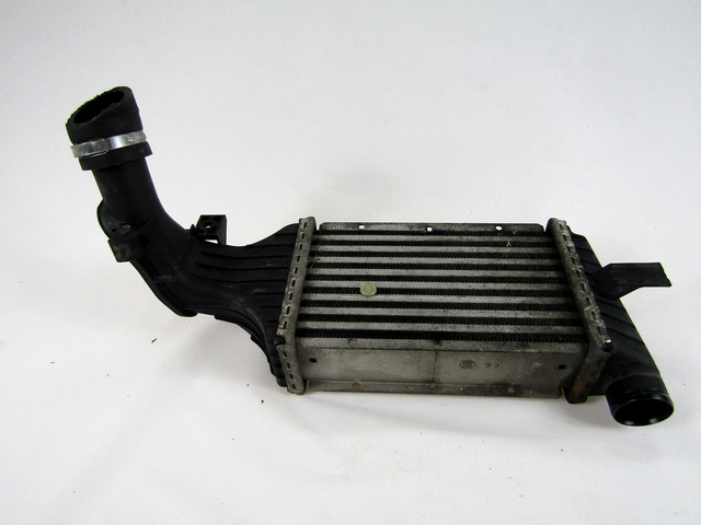 HLADILNIK INTERCOOLER OEM N. 24436438 ORIGINAL REZERVNI DEL OPEL ZAFIRA A T98 (1999 - 2005) DIESEL LETNIK 2003