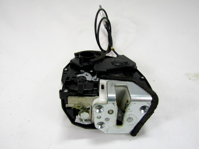 CENTRALNO ZAKLEPANJE ZADNJIH DESNIH VRAT OEM N. 8230162J11000 ORIGINAL REZERVNI DEL SUZUKI SWIFT MZ EZ MK3 (2004 - 2010) DIESEL LETNIK 2006