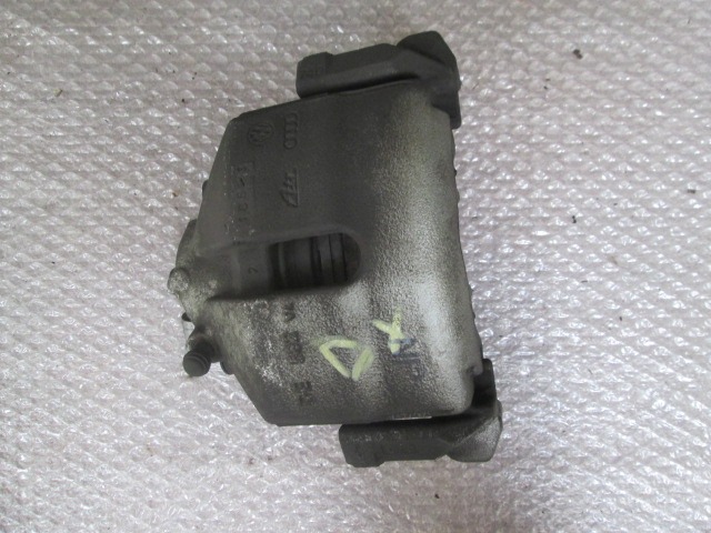 SPREDNJE DESNE ZAVORNE CELJUSTI  OEM N. 1K0615124E ORIGINAL REZERVNI DEL AUDI A3 MK2 8P 8PA 8P1 (2003 - 2008)BENZINA LETNIK 2004