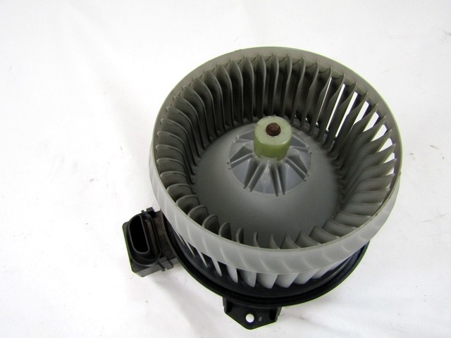 VENTILATOR  KABINE  OEM N. AV272700-0311 ORIGINAL REZERVNI DEL SUZUKI SWIFT MZ EZ MK3 (2004 - 2010) DIESEL LETNIK 2006